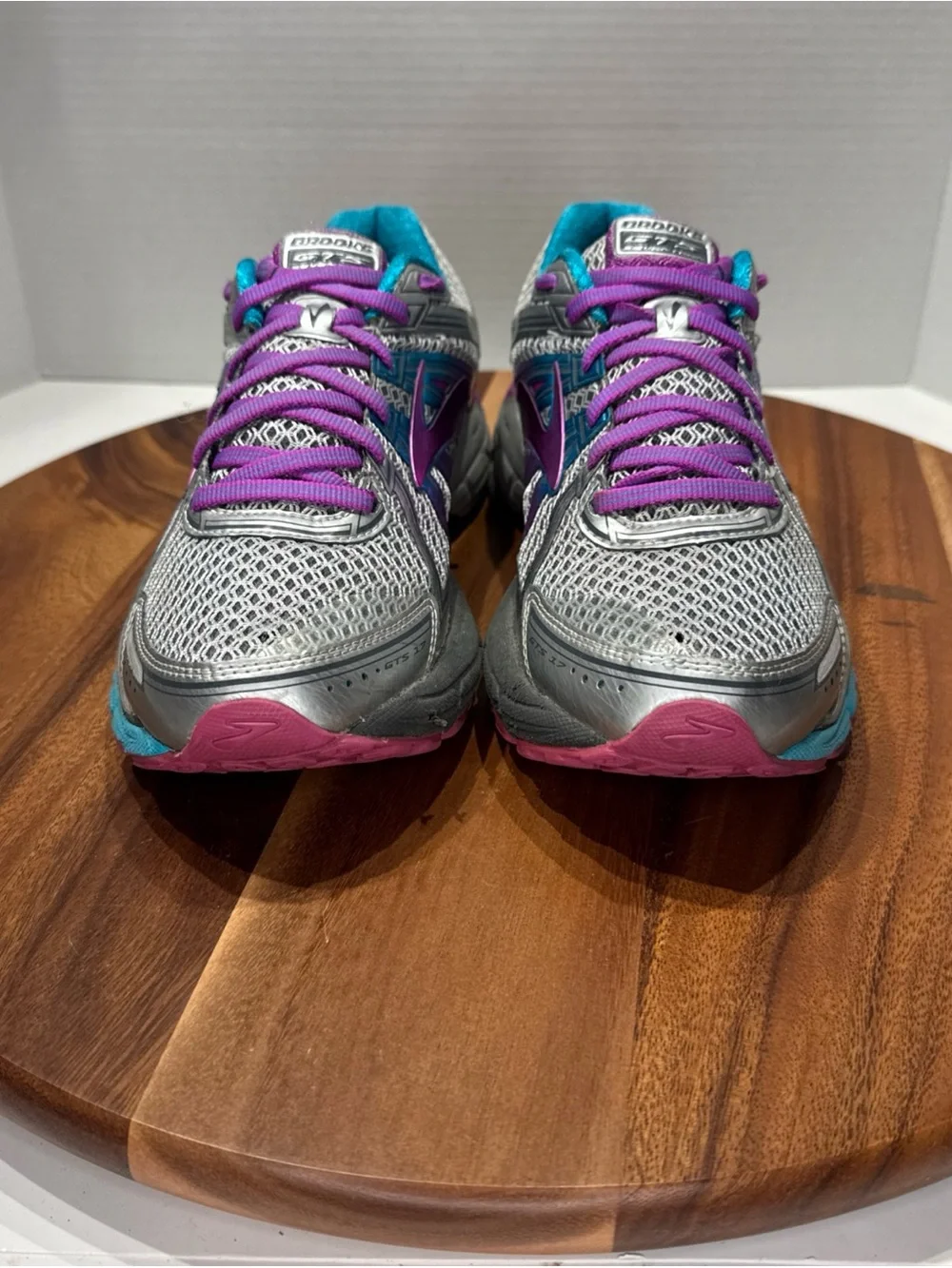 Brooks Women’s GTS 17 Running Shoes Silver Purple Blue Size 9